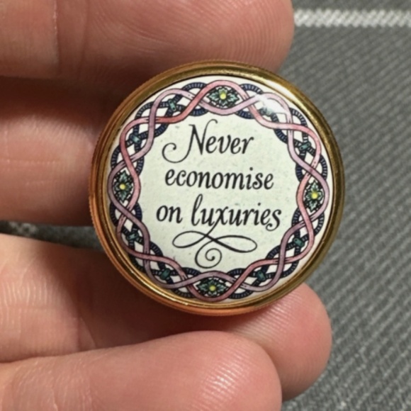 Halcyon Days Enamels Trinket Box “Never Economise on Luxuries” – Screw Top - Picture 1 of 7